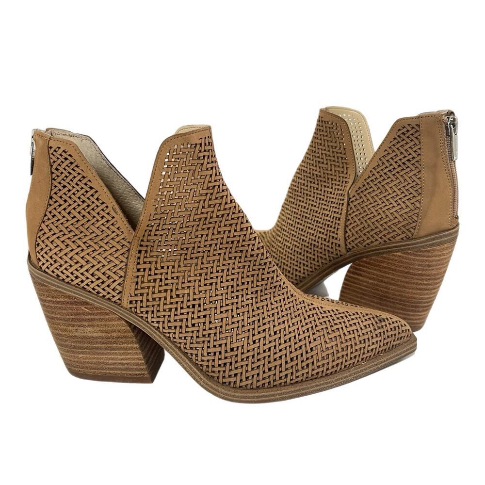 Vince Camuto Gibbela Perforated Woven Booties Tan Size 11 Zip Back Pointy Wester